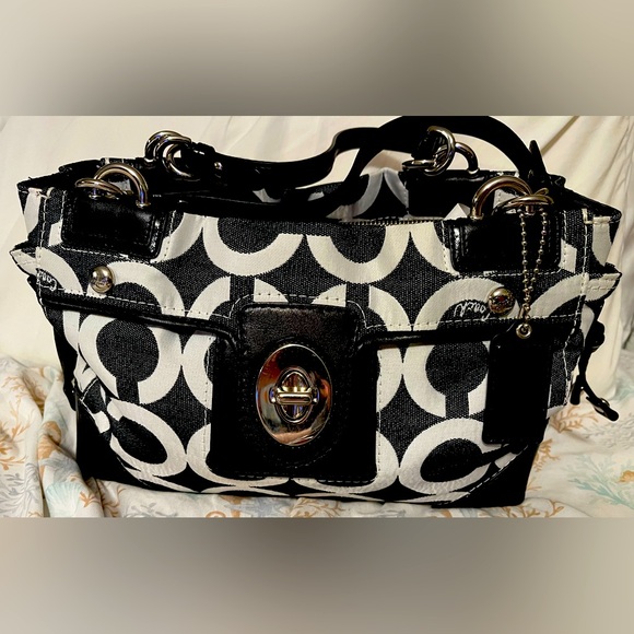 Coach Peyton Triple Compartment Shoulder Bag - Picture 1 of 8